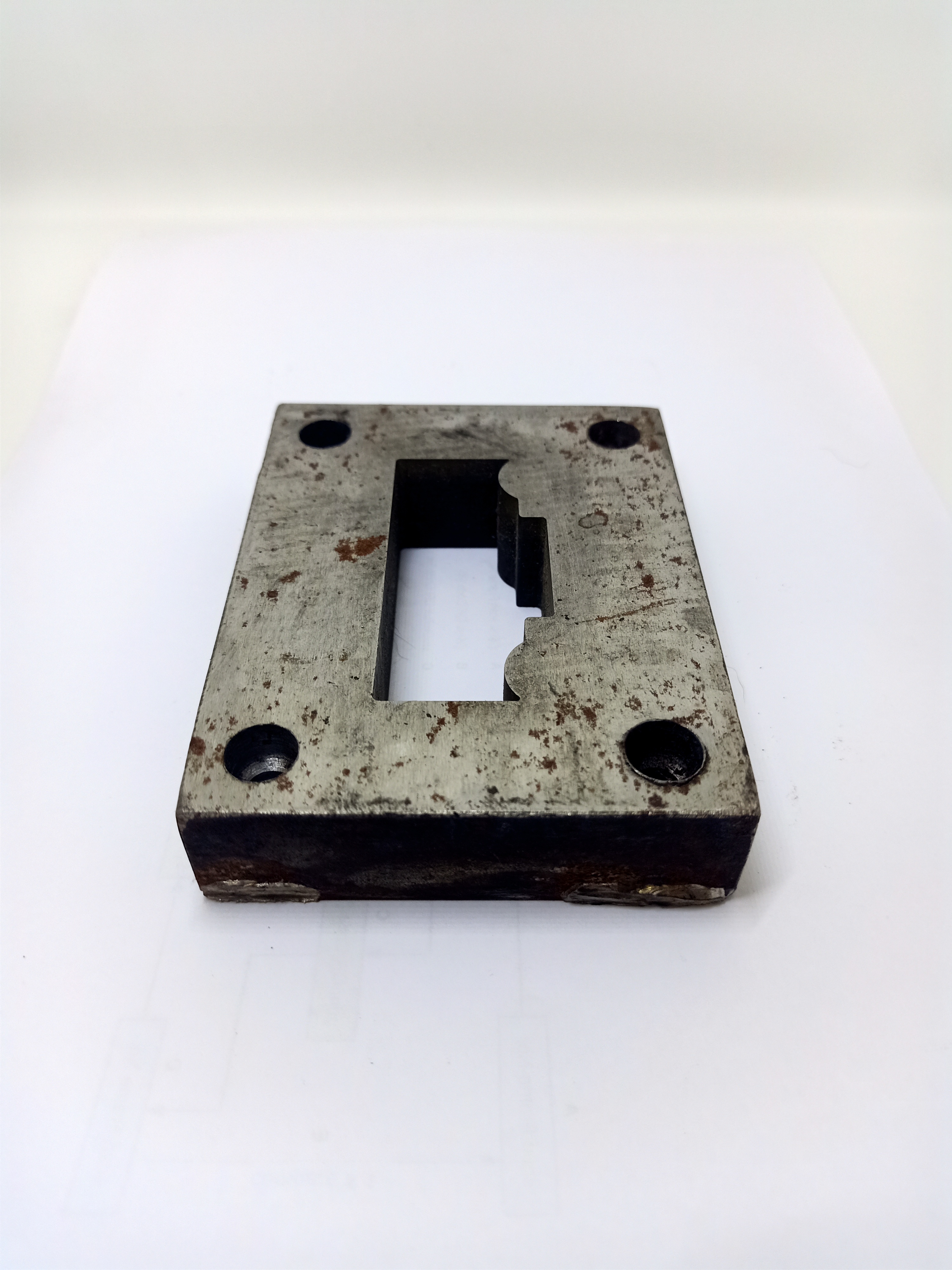 ผลิตแม่พิมพ์โลหะ